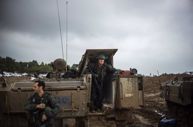 Un militar israelí en la frontera con la Franja de Gaza