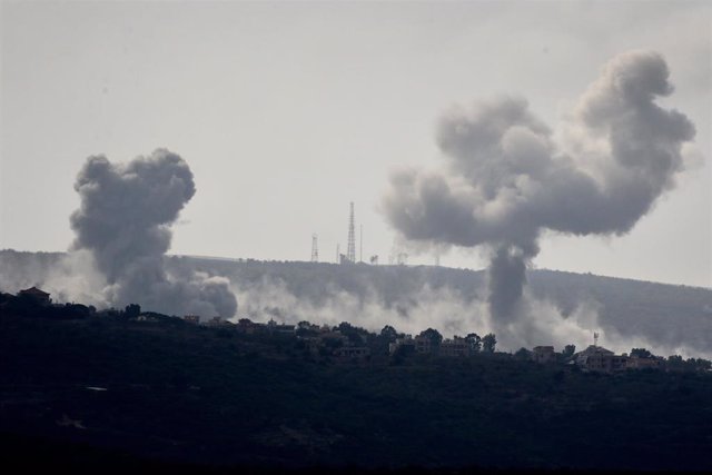 Archivo - Enfrentamientos entre Israel y Hezbolá en la frontera con Líbano