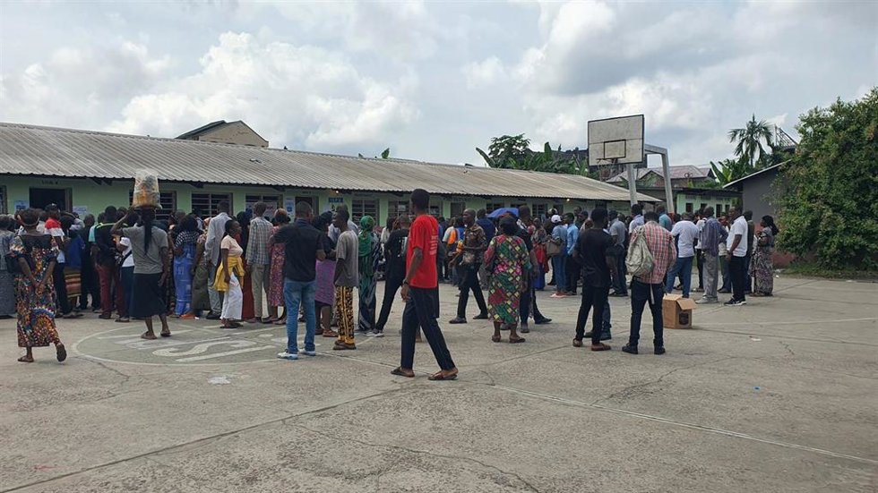 Centro de votación en Kinshasa, RDC