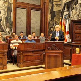 El consejero de Agricultura, Ganadería y Alimentación del Gobierno de Aragón, Ángel Samper, en la entrega de los Premios de la Unión de Pequeños Agricultores.