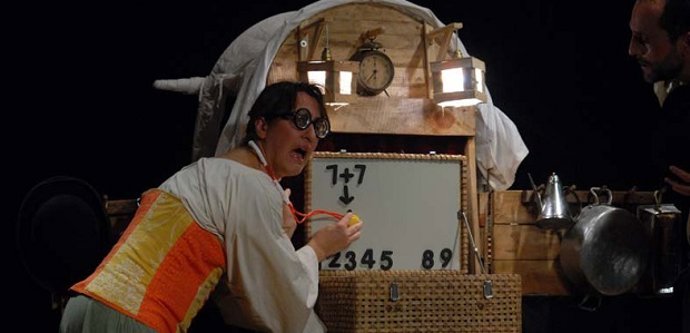 Fragmento del espectáculo de teatro familiar 'Carretada de contes'.