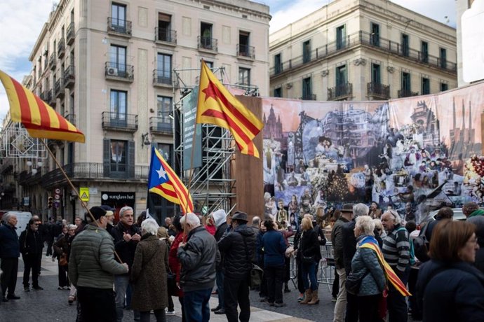 La concentración convocada por la Assemblea Nacional Catalana (ANC) en plaza Sant Jaume de Barcelona