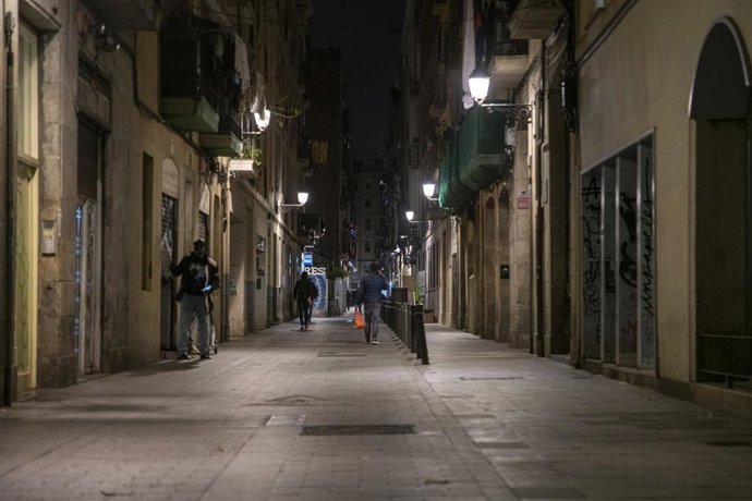 Archivo - Calle dónde se encontraba el piso en el que ha sido detenido Miquel Ricart en el Raval, en una imagen de archivo