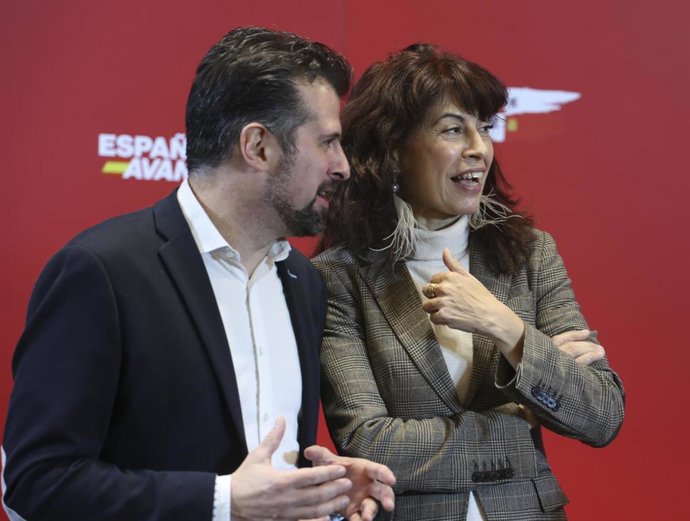 El secretario del PSOE en Castilla y León, Luis Tudanca y la ministra de Igualdad, Ana Redondo, durante un acto para hacer balance del año, a 21 de diciembre de 2023, en Valladolid