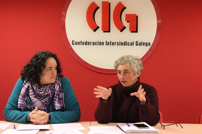 La secretaria Confederal de Mulleres de la CIG, Nicolasa Castro, y la secretaria Confederal de Organización, Susana Méndez, en rueda de prensa.