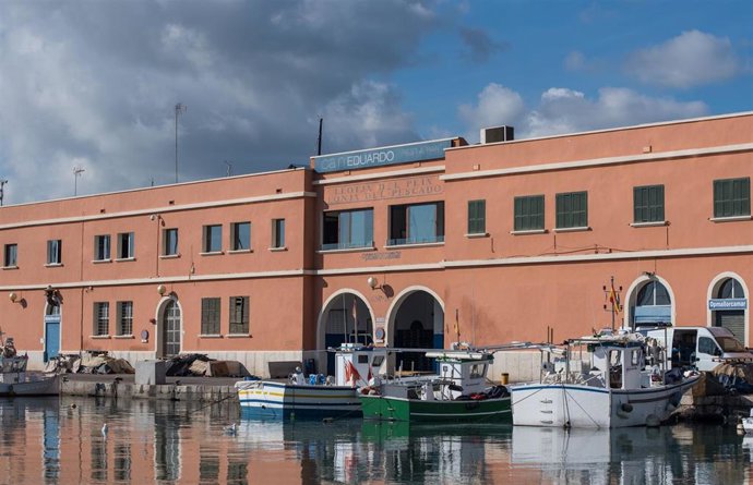 Archivo - Lonja de pescado del Contramuelle-Mollet del puerto de Palma.