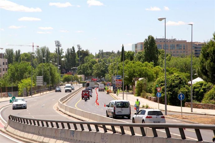 Archivo - Imagen de la A-1 a su paso por la localidad de Alcobendas