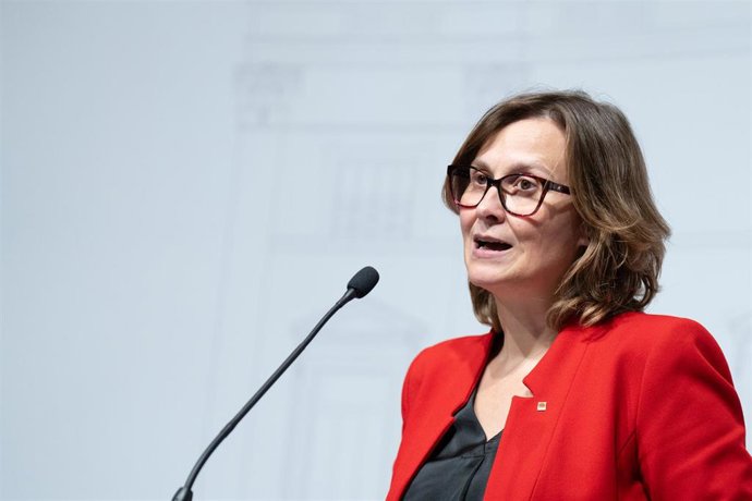 La consellera d'Acció Exterior i Unió Europea, Meritxell Serret, interviene tras una cumbre para la Macrorregión Mediterránea, a 24 de noviembre de 2023, en Barcelona, Catalunya (España). El encuentro, que cuenta con representantes de 12 gobiernos de se