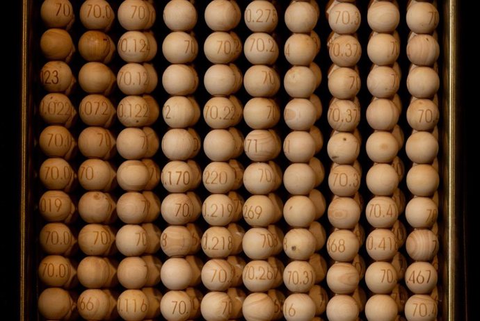 Vista de las bolas de los bombos del Sorteo Extraordinario de Navidad, archivo 