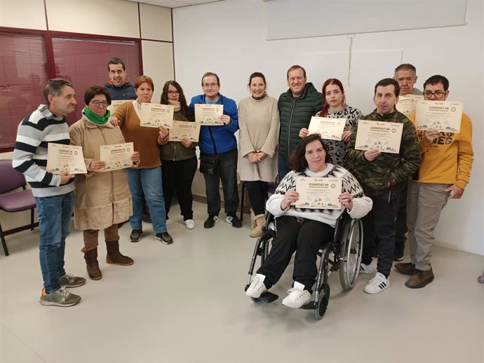 Entrega de 18 diplomas en el curso de compstaje inclusivo de Endesa