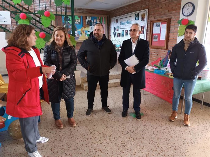 La consejera visita Sariego.