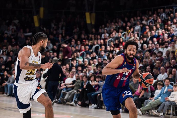 Jabari Parker of Fc Barcelona in action during the Turkish Airlines EuroLeague, match played between FC Barcelona and Fenerbahce Beko Istanbul at Palau Blaugrana on December 08, 2023 in Barcelona, Spain.
