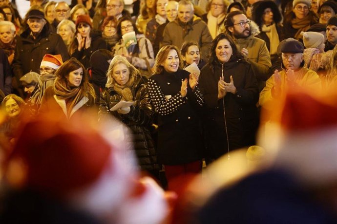 La alcaldesa de Zaragoza, Natalia Chueca, en el certamen de villancicos de la Universidad Popular de Zaragoza.