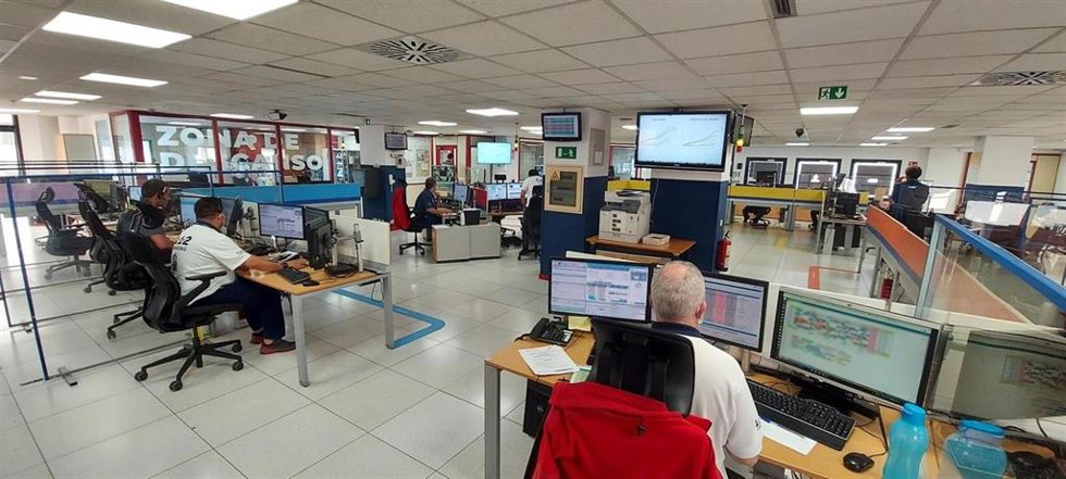 Archivo - Sala operativa del 112 Canarias