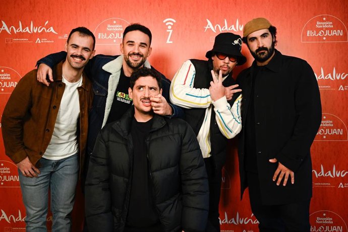 Illo Juan ha reunido a numerosos rostros conocidos en su reunión navideña en su canal de Twitch