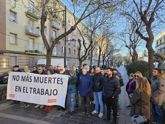 Concentración de delegados sindicales de CCOO por el último accidente laboral en la provincia.