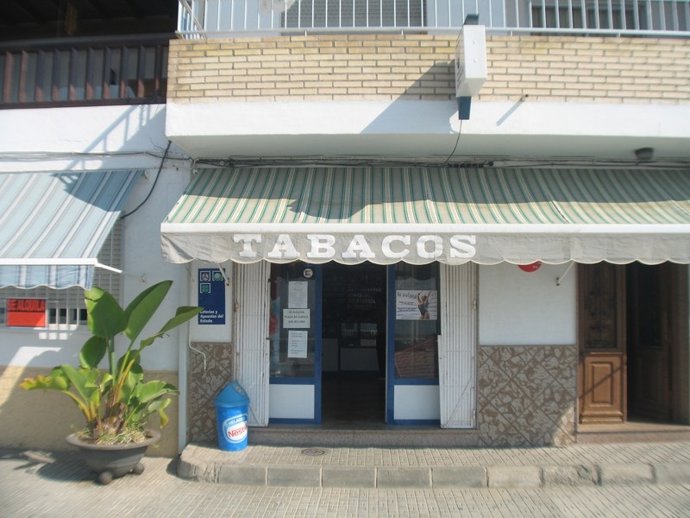 Estanco de La Mamola, en imagen de archivo