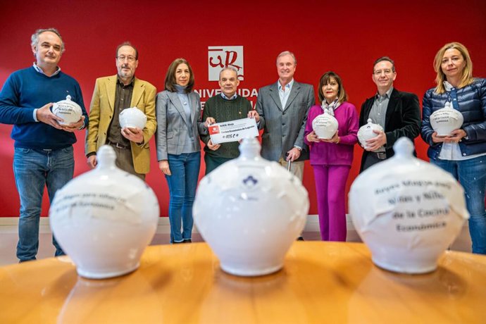 El donativo de 405 euros supone el quince por ciento de las cuotas de los socios de ADEX-Rioja