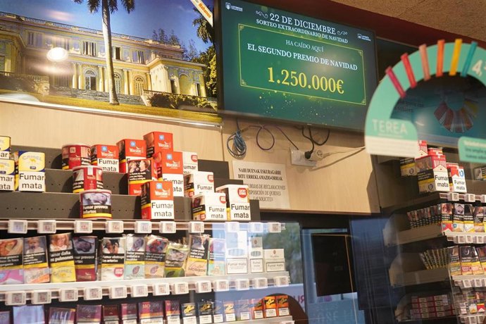 Estanco de Vitoria en el que se ha vendido el único décimo de Euskadi del segundo premio del Sorteo Extraordinario de Lotería de Navidad