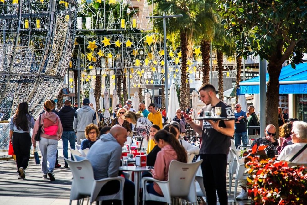 Torremolinos autoriza una ampliación horaria a la hostelería en la campaña de Navidad