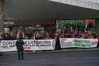 Decenas de personas protestan en la Asamblea por los presupuestos "de la desigualdad" y modificación leyes LGTB y Trans