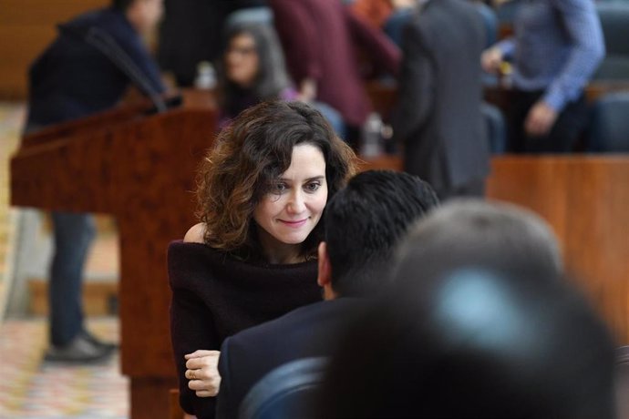 La presidenta de la Comunidad de Madrid, Isabel Díaz Ayuso, durante un pleno en la Asamblea de Madrid, a 22 de diciembre de 2023, en Madrid (España).