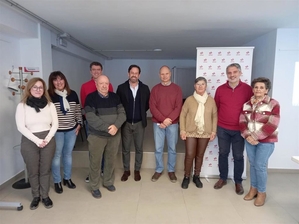Cepsa expone a vecinos de San Roque su estrategia Positive Motion 2030