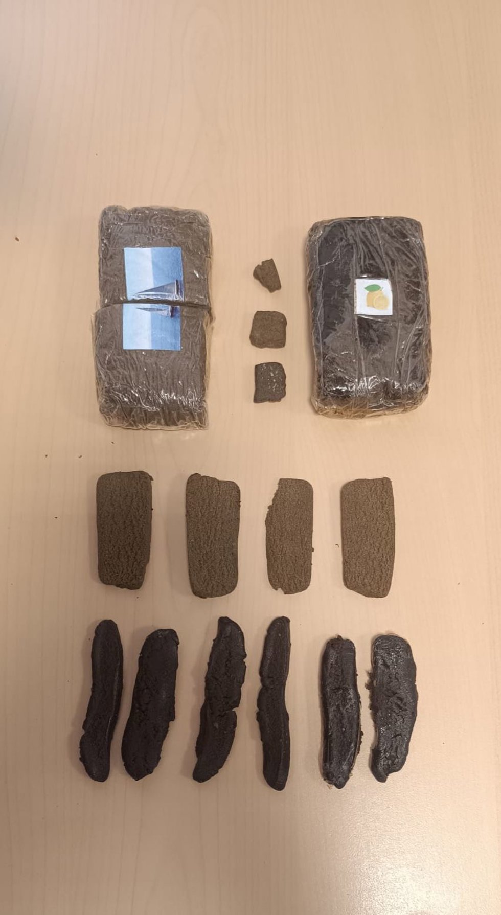 Detenidos dos hombres por traficar con drogas en los alrededores de las Torres de Serranos