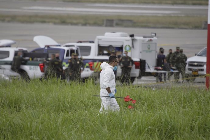 Archivo - 14 December 2021, Colombia, Cuecuta: Police and security forces are on duty after bomb explosions at Camilo Daza International Airport. At least three people were killed in the explosions. Photo: Juan Pablo Cohen/colprensa/dpa