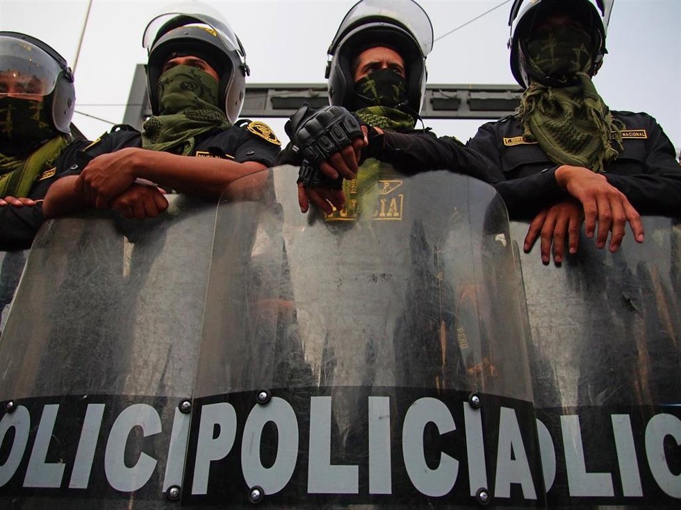Archivo - Policía Nacional de Perú en Lima, la capital.