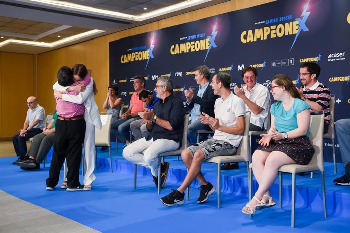 Archivo - El director de cine Javier Fesser ofrece una rueda de prensa junto al reparto por el estreno de la secuela de 'Campeonex', en el Hotel Hyatt Regency Hesperia, a 25 de julio de 2023, en Madrid (España). El 18 de agosto se estrena en salas de ci
