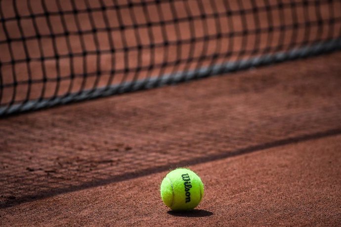 Archivo - Illustration of the official ball during Roland-Garros 2023, Grand Slam tennis tournament, Previews on May 24, 2023 at Roland-Garros stadium in Paris, France - Photo Matthieu Mirville / DPPI