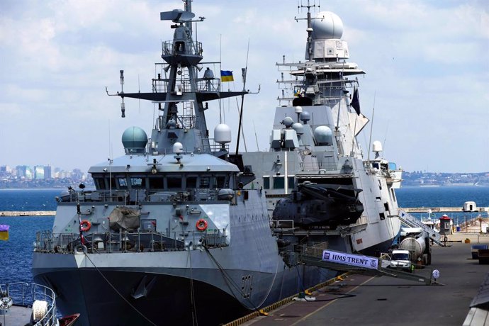 Archivo - July 3, 2021, Odesa, Ukraine: ODESA, UKRAINE - JULY 3, 2021 - HMS Trent (P224) of the Royal Navy is pictured in the port of Odesa, southern Ukraine.