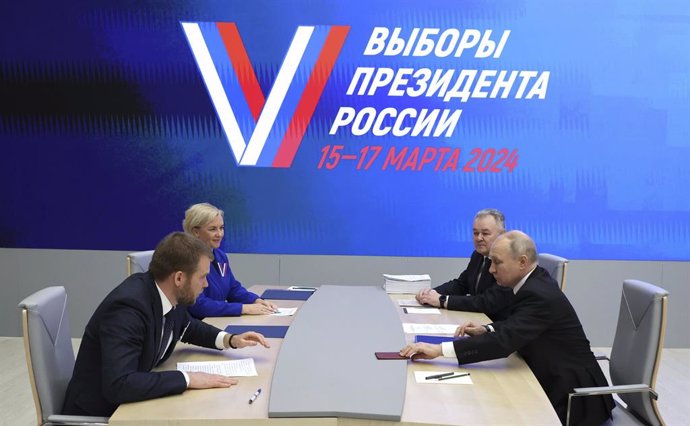 Archivo - El presidente de Rusia, Vladimir Putin, presentando su candidatura a las elecciones presidenciales de 2024