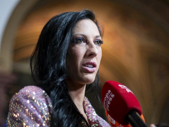 La futbolista española Jenni Hermoso atiende a medios tras la presentación del relanzamiento de RTVE Play y de la programación navideña de RTVE, en el Palacio de la Prensa, a 19 de diciembre de 2023, en Madrid (España).