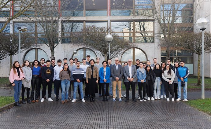 Ponentes y asistentes a la primera de las sesiones del seminario, celebrada este mes de diciembre