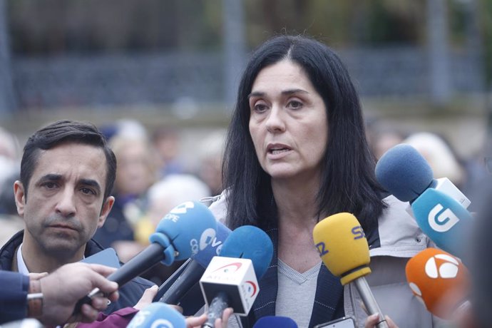 Archivo - La secretaria general del PP gallego, Paula Prado, atiende a los medios durante la concentración convocada por el Partido Popular (PP) en apoyo a las víctimas de los agresores sexuales que vieron rebajada su pena tras la aplicación de la ley d