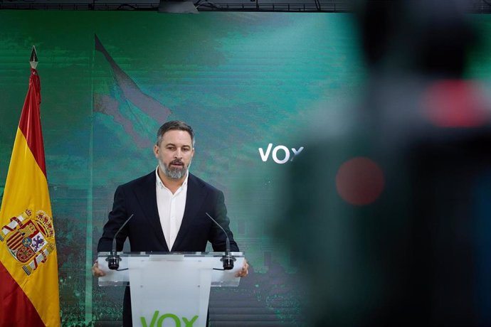 Archivo - El presidente de Vox, Santiago Abascal, ofrece una rueda de prensa tras la reunión del Comité de Acción Política de Vox, en la sede Nacional de Vox, a 13 de noviembre de 2023, en Madrid (España). Durante la rueda de prensa, Abascal ha afirmado q