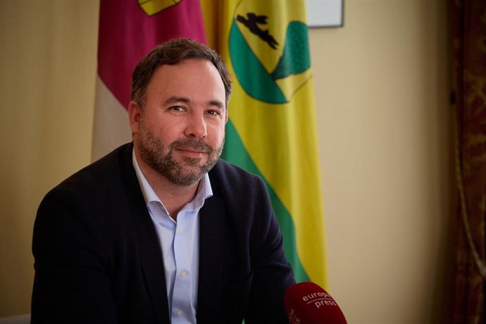 El alcalde de Tomelloso, Javier Navarro, en entrevista con Europa Press