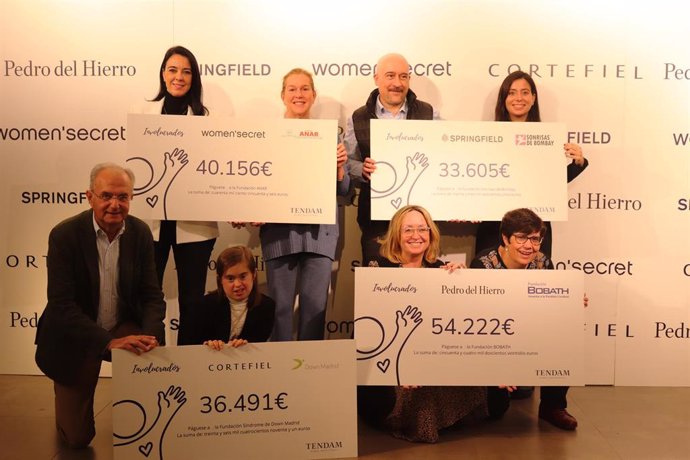 Acto de entrega de cheques del proyecto 'Involucrados' del grupo Tendam, que ha destinado la recaudación de este año a proyectos de la Fundación Síndrome de Down Madrid, la Fundación Bobath, la Fundación Anar y la Fundación Sonrisas de Bombay.