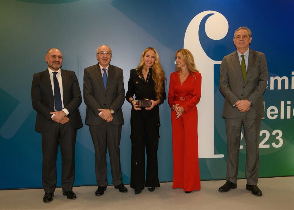 De izq a dcha, Pablo Colio, consejero delegado de FCC; Jordi Payet, director general de FCC Medio Ambiente; Alicia Alcocer Koplowitz, presidenta del CPV; Esther Alcocer Koplowitz, presidenta de FCC; y Félix Parra, director general de Aqualia