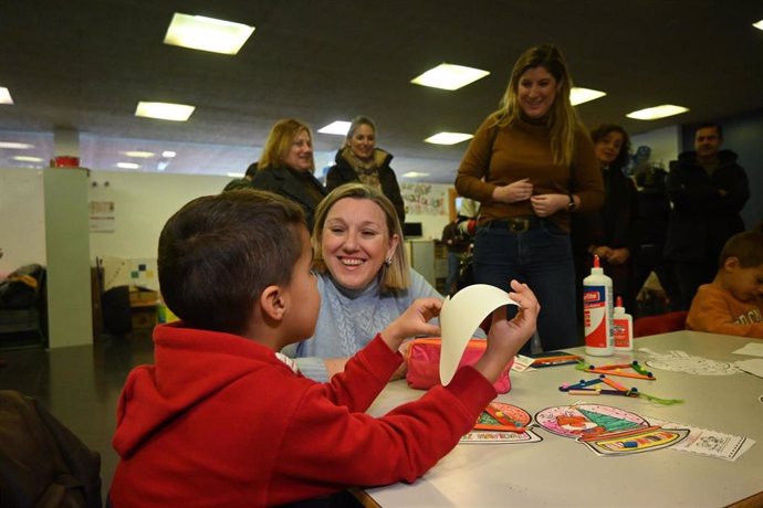 La consejera de Familia, Isabel Blanco Llamas, visita el programa Conciliamos