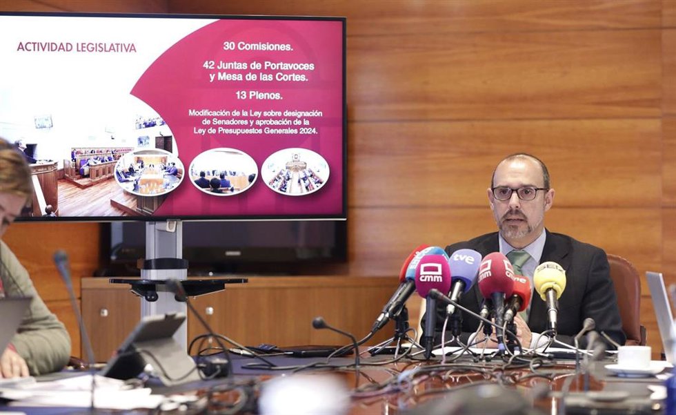 El presidente de las Cortes, Pablo Bellido, hace balance del inicio de la XI Legislatura