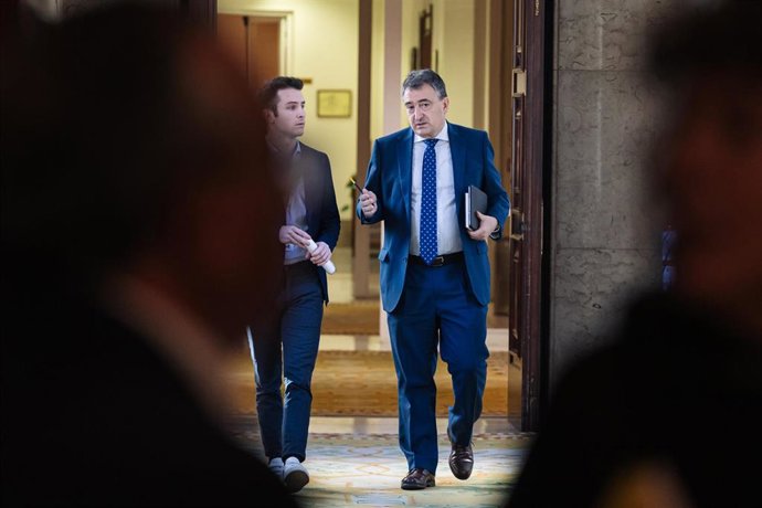 El portavoz del PNV en el Congreso, Aitor Esteban, a su llegada a una reunión de la Junta de Portavoces, en el Congreso de los Diputados