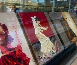 El aeropuerto de Madrid-Barajas recibe la exposición de pintura 'Ay Macarena'