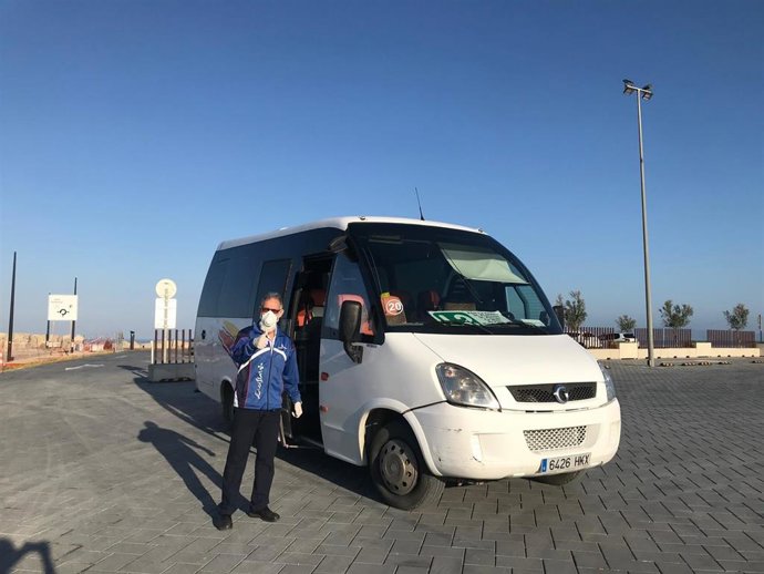 Archivo - Servicio de bus en Formentera.