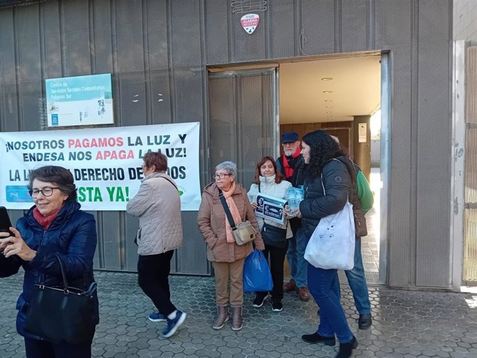 Concluye el encierro en el centro de servicios sociales del Polígono Sur