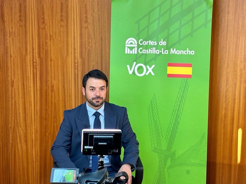 El portavoz de Vox en el Parlamento de C-LM, Iván Sánchez, en entrevista con Europa Press