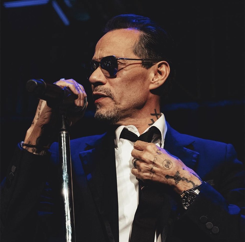 Marc Anthony en pleno concierto