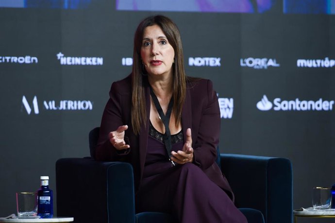 Archivo - La escritora Dolores Redondo participa en la primera jornada del congreso Santander WomenNOW 2023, a 7 de junio de 2023, en Madrid (España)